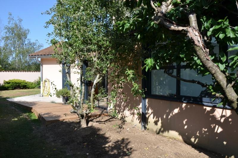 Vonkajšia záhrada v ubytovaní Charmant logis neuf équipé/Piscine/SPA/Sauna/Gym