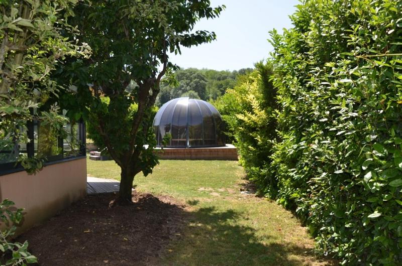 Vonkajšia záhrada v ubytovaní Charmant logis neuf équipé/Piscine/SPA/Sauna/Gym