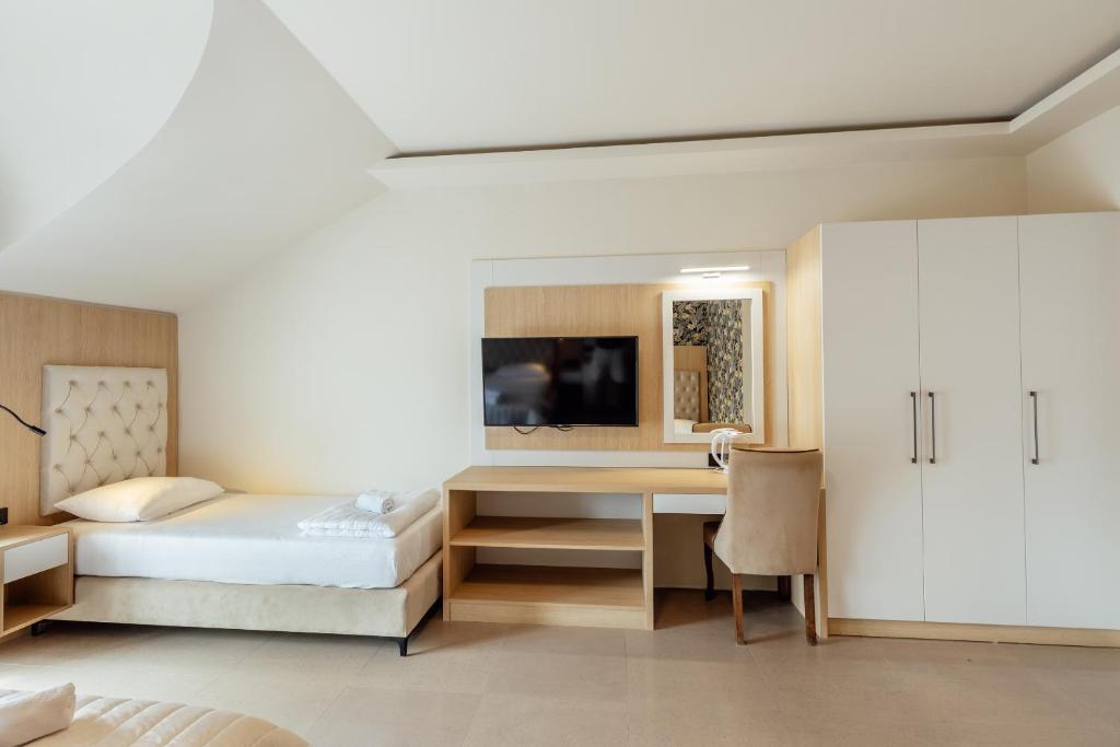 Apartments Belani Zelenika - Family Room With Sea View