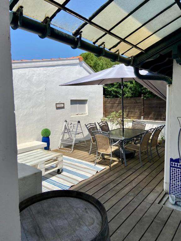 Balkón alebo terasa v ubytovaní Agréable maison de ville avec une belle terrasse