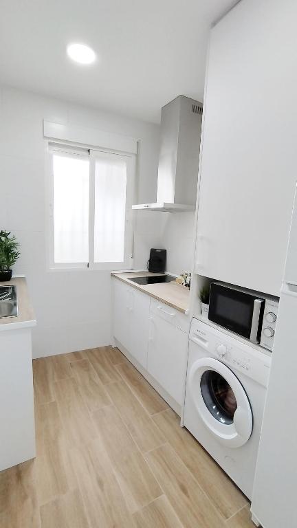 A kitchen or kitchenette at Realejo Lovely Flat