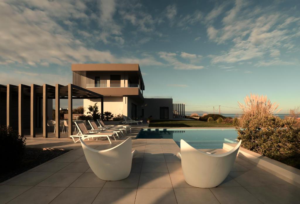 Bazén v ubytovaní Villa Gardenia, villa de luxe avec piscine à débordement alebo v jeho blízkosti