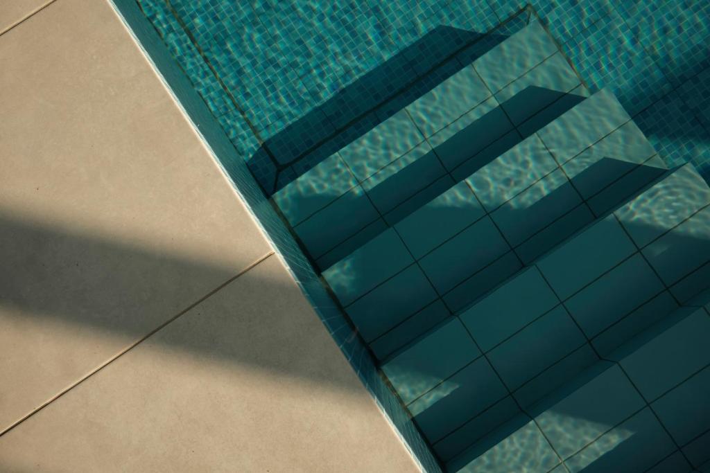 Bazén v ubytovaní Villa Gardenia, villa de luxe avec piscine à débordement alebo v jeho blízkosti