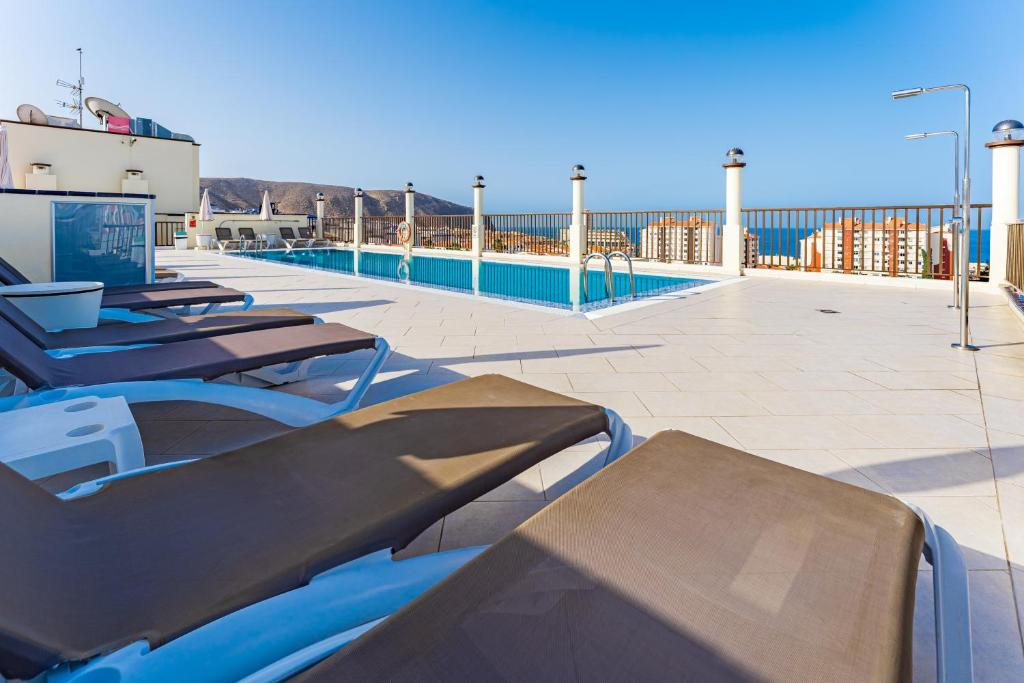 Klayman Olivina Aparthotel 내부 또는 인근 수영장