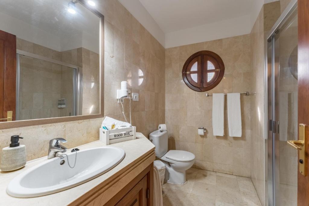 Klayman Olivina Aparthotel 욕실