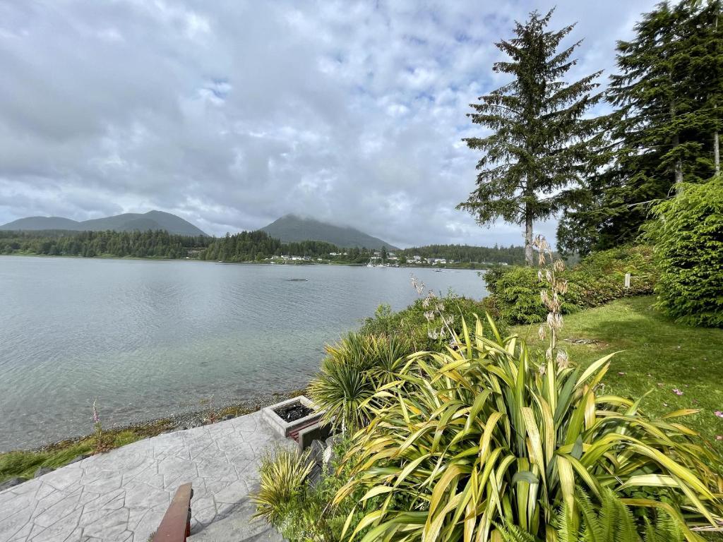 Beautiful Oceanfront Cabin With Hot Tub! - Gww - Ferienhaus Mit Einem Schlafzimmer