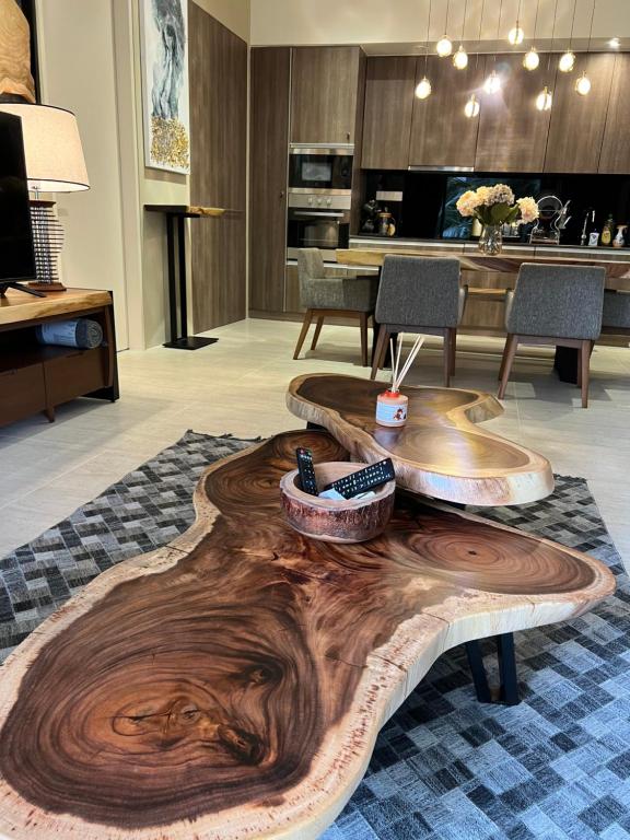 Kuchyň nebo kuchyňský kout v ubytování By The Sea Beachfront Designer Suites Penang - Managed by Art of Tree