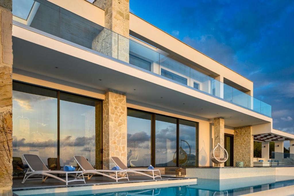 The swimming pool at or close to KOA Spa Villa-Luxury villa in Gialova with own Spa