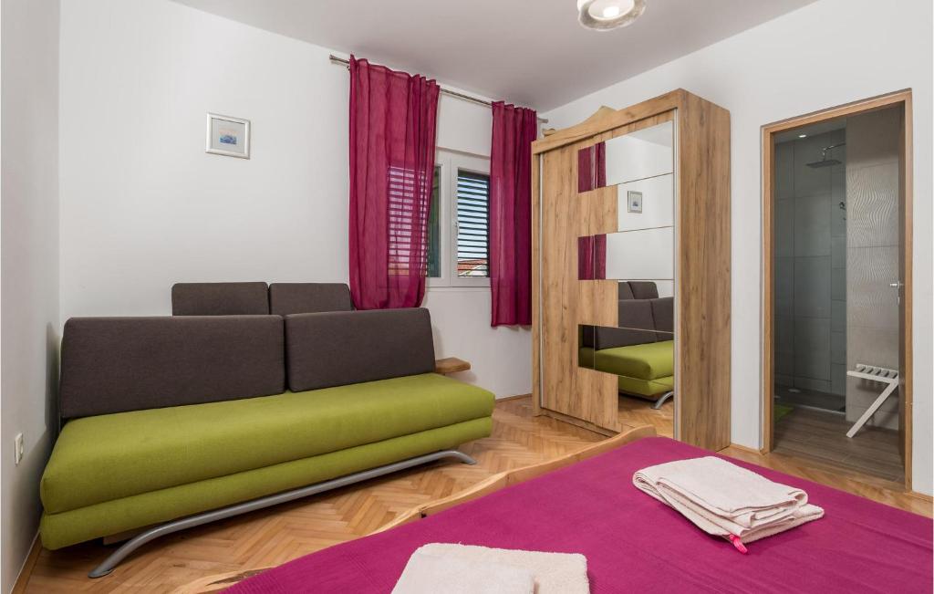 Część wypoczynkowa w obiekcie Lovely Apartment In Stara Novalja