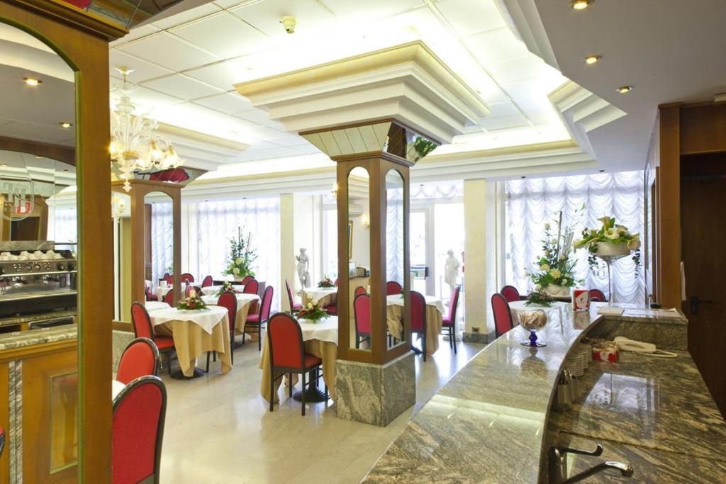 Posedenie v ubytovaní Hotel Excelsior