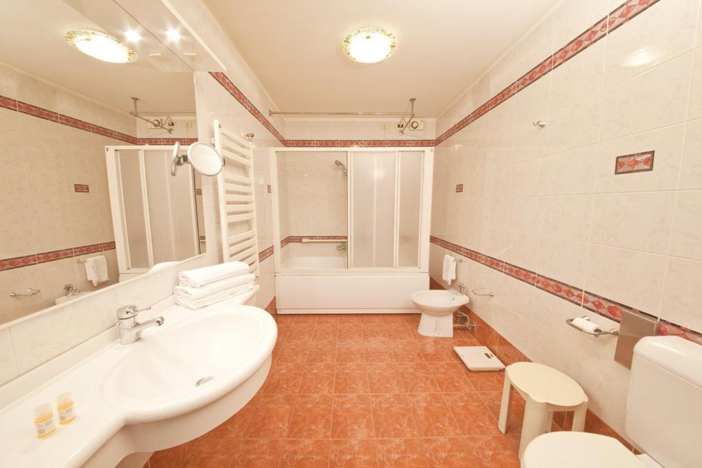 Kúpeľňa v ubytovaní Hotel Excelsior