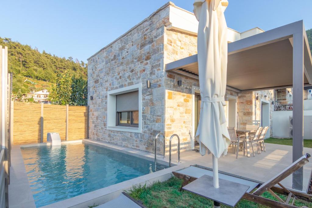 Bazén v ubytování Ntinas Filoxenia Hotel & Spa nebo v jeho okolí