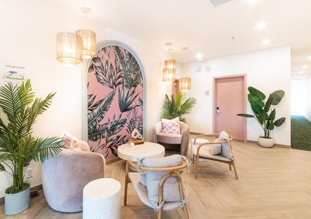Posezení v ubytování Hôtel le Rosay