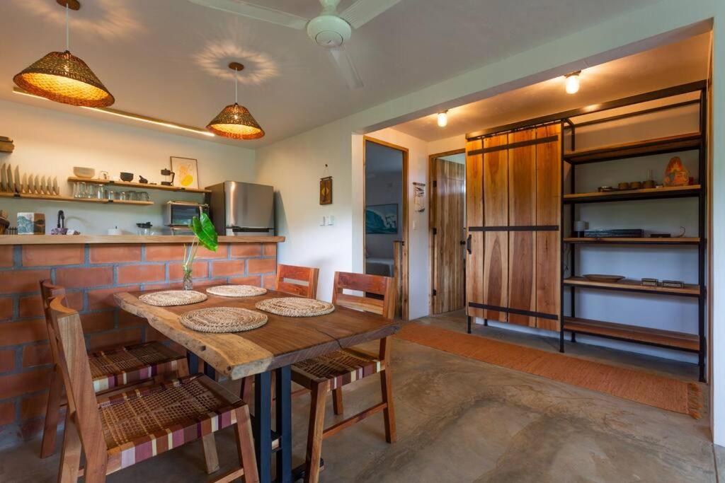 Kuchyň nebo kuchyňský kout v ubytování Casa Melina Torio Cozy upscale 2bd jungle House