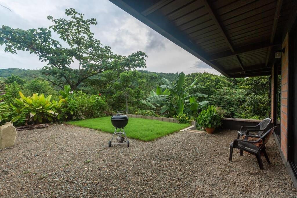 Zahrada ubytování Casa Melina Torio Cozy upscale 2bd jungle House