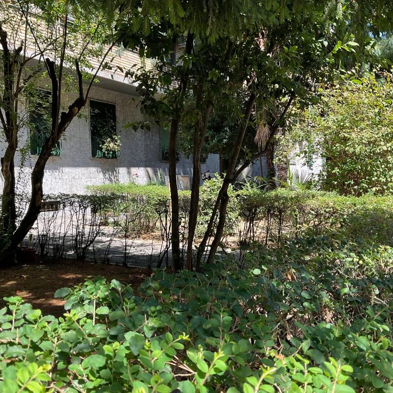 Vonkajšia záhrada v ubytovaní Studio 25 apartment - near metro M3