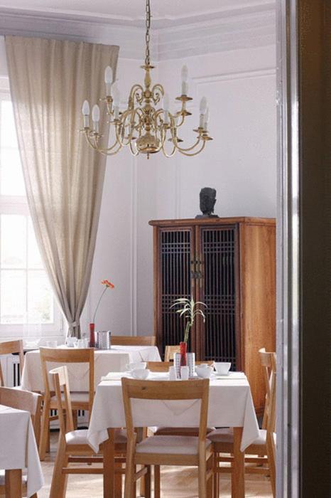 Hotel Fresena im Dammtorpalais - Resim 15