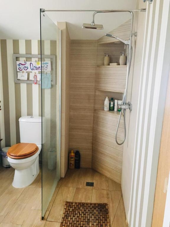 Koupelna v ubytování Beautiful Bungalow en VV con wifi,netflix cerca del mar