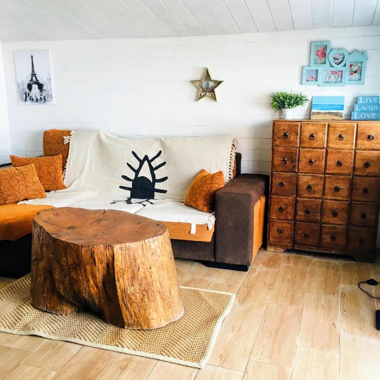 Posezení v ubytování Beautiful Bungalow en VV con wifi,netflix cerca del mar