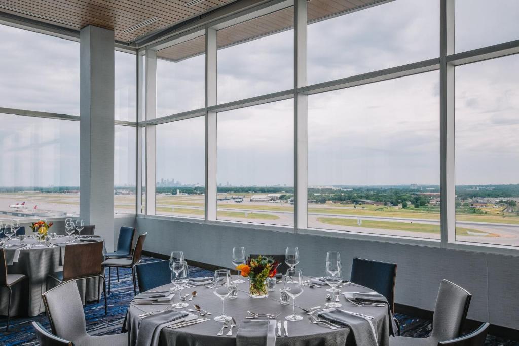 InterContinental Minneapolis - St. Paul Airport by IHG photo