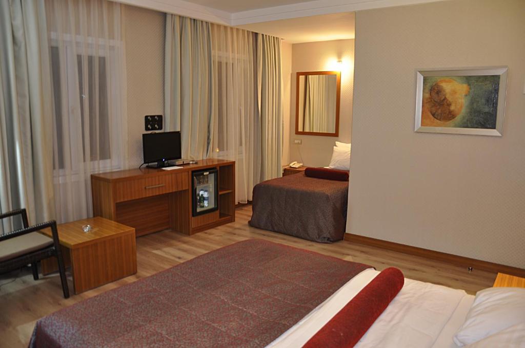 Island Hotel - Triple Room