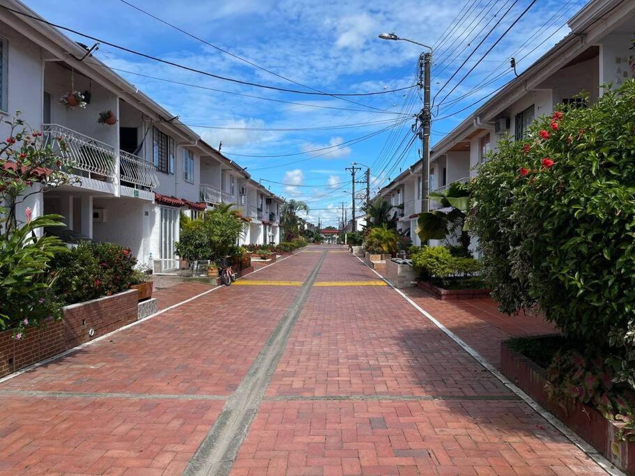 Agradable casa en conjunto cerrado con parqueadero