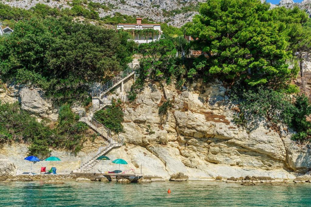 Fotografie z fotogalerie ubytování Apartments by the sea Pisak, Omis - 6897 v destinaci Mimice