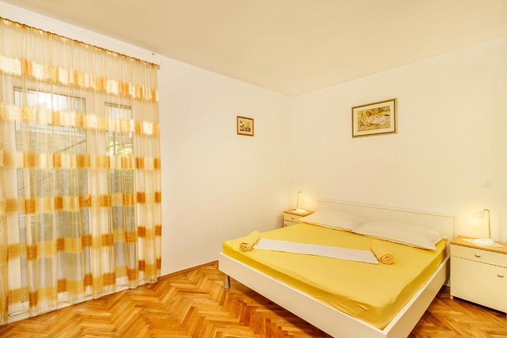 Fotografie z fotogalerie ubytování Apartments by the sea Pisak, Omis - 6897 v destinaci Mimice