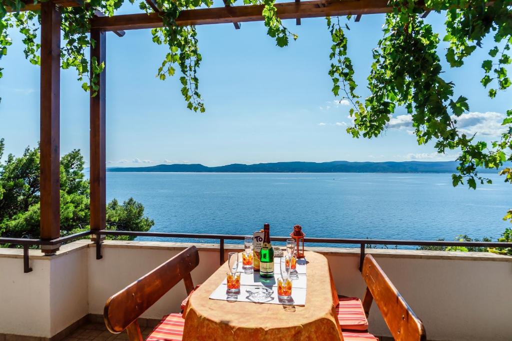 Fotografie z fotogalerie ubytování Apartments by the sea Pisak, Omis - 6897 v destinaci Mimice