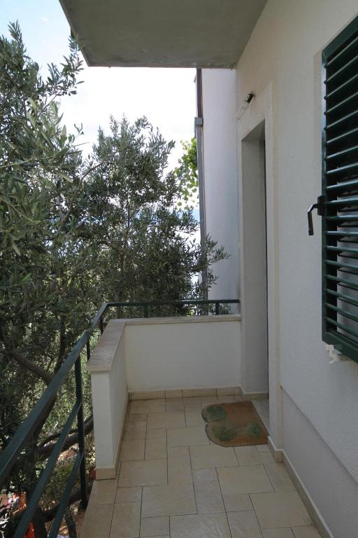 Fotografie z fotogalerie ubytování Apartments by the sea Pisak, Omis - 6897 v destinaci Mimice