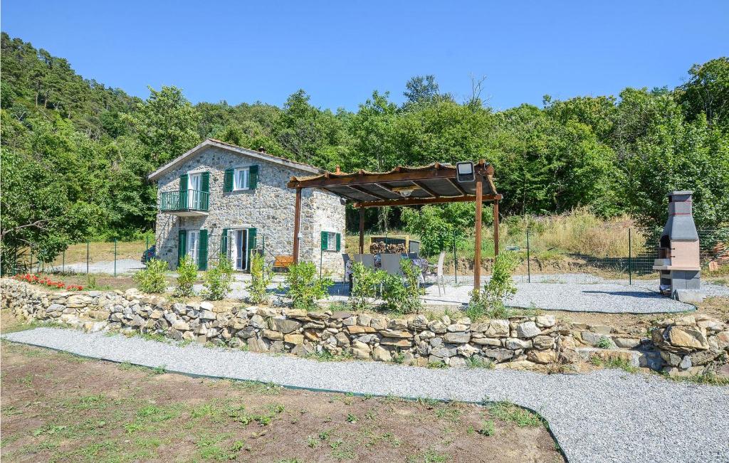 Vonkajšia záhrada v ubytovaní 2 Bedroom Beautiful Home In Framura
