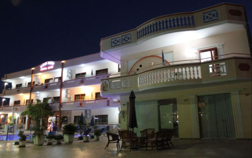 Budova, kde se aparthotel nachází