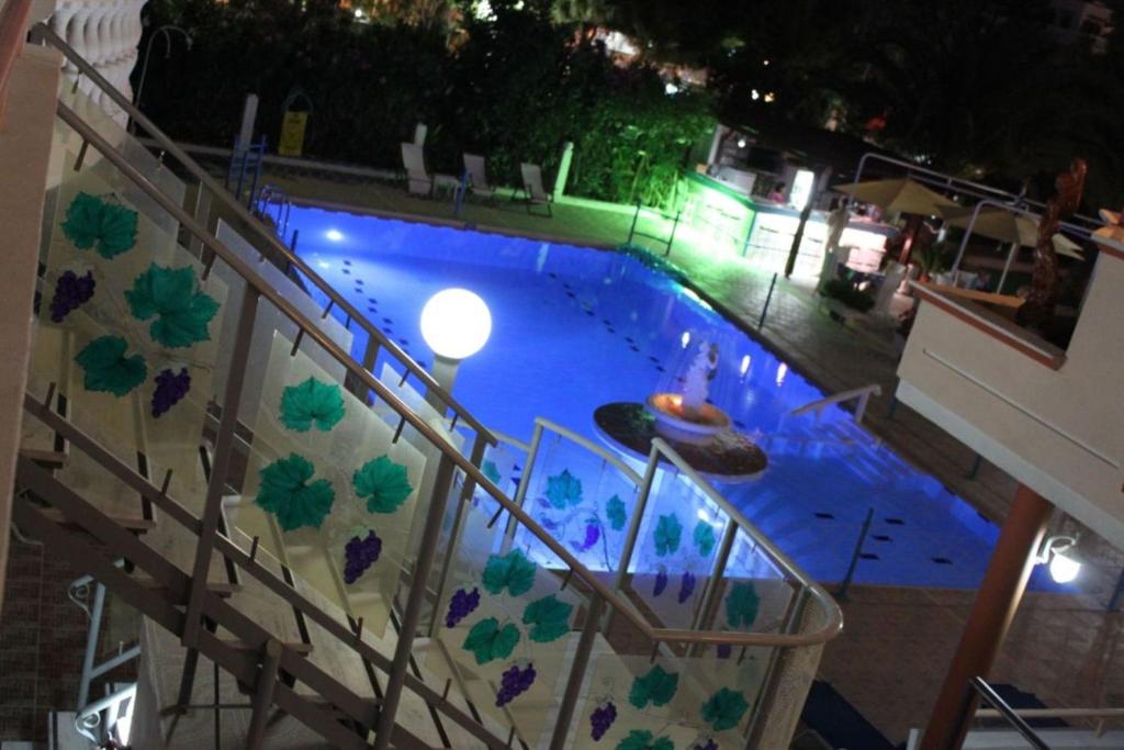 Bazén v ubytování Sun City nebo v jeho okolí