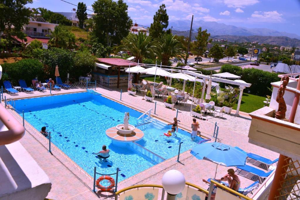 Bazén v ubytování Sun City nebo v jeho okolí