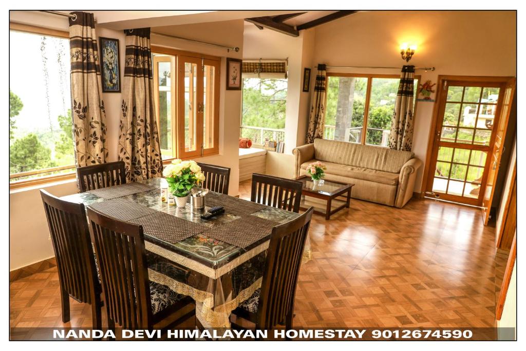 Fotografie z fotogalerie ubytování Entire 2 BHK Nanda Devi Himalayan Homestay v destinaci Ranikhet
