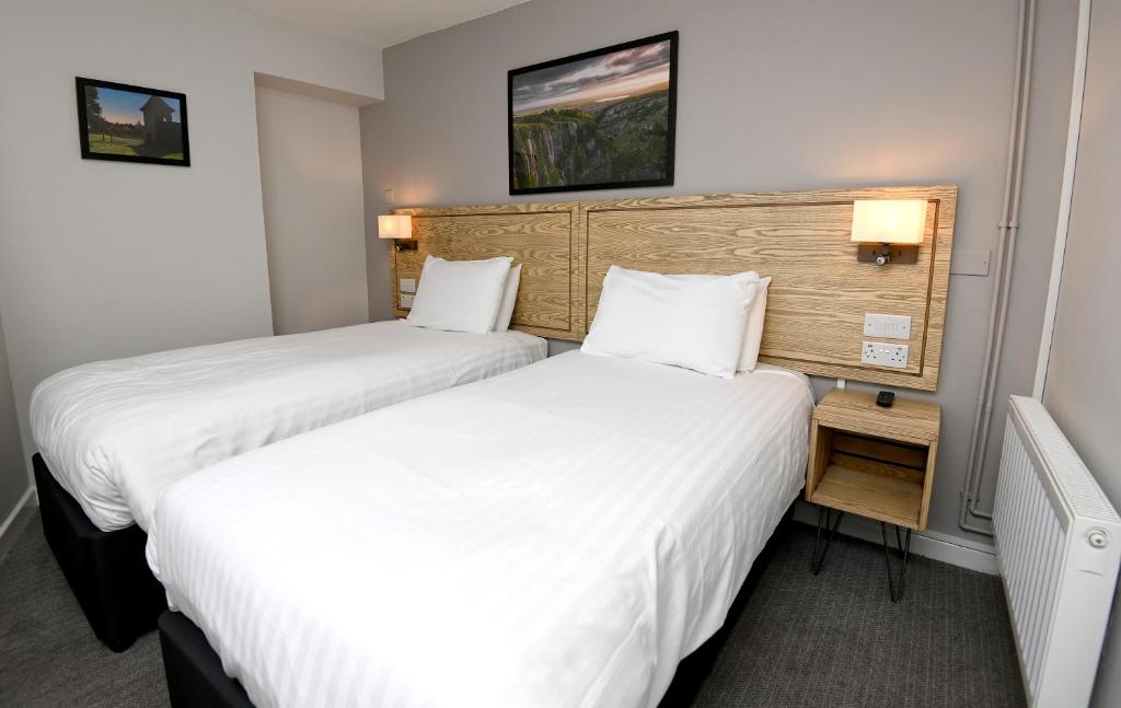 Fox & Goose, Barrow Gurney by Marston's Inns - Resim 10