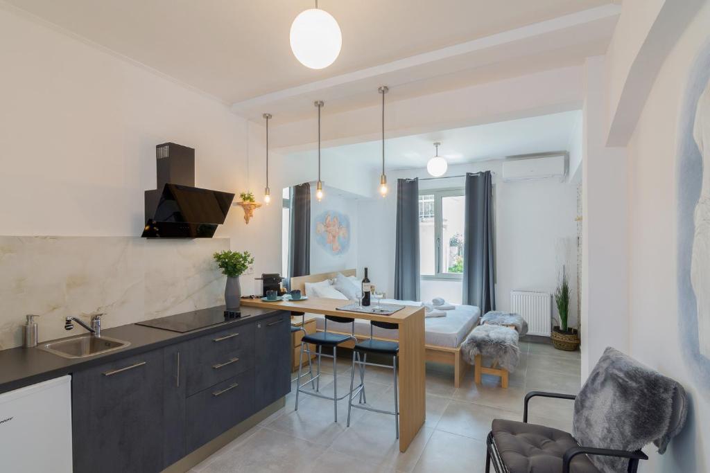 A kitchen or kitchenette at Nereid Apartment