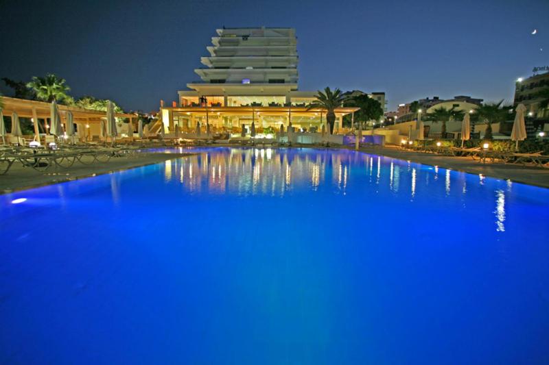 Басейн в Vrissiana Boutique Beach Hotel або поблизу
