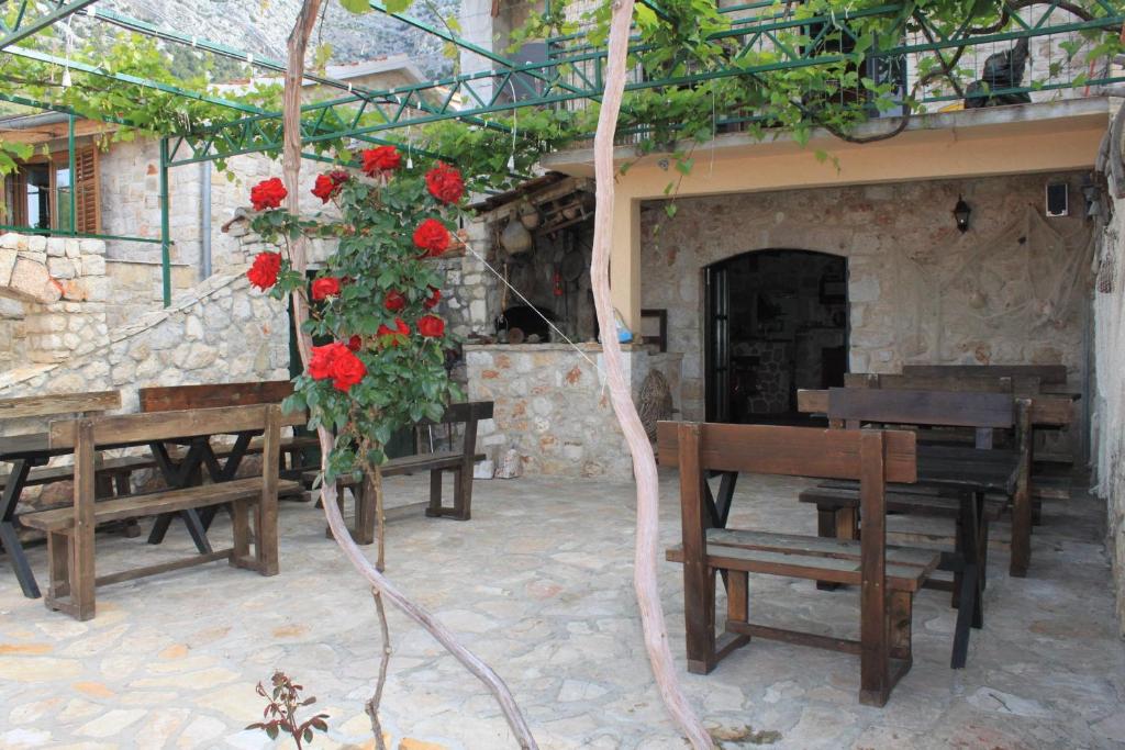 Patio alebo iná vonkajšia časť ubytovania Apartments with parking spaces Ivan Dolac, Hvar - 8753