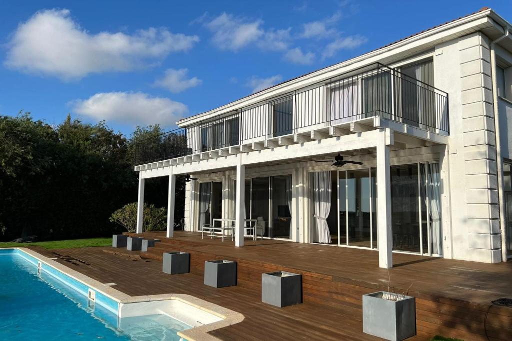 Mansion by Caesarea's Greatest Beachhosted by Sweetstay