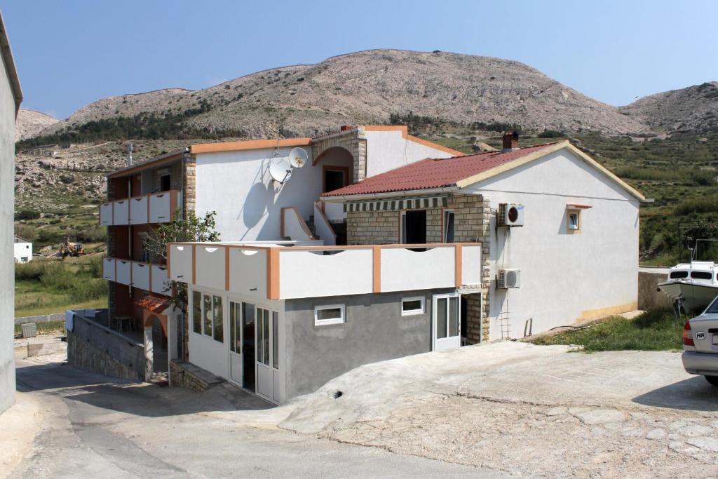 Fotografie z fotogalerie ubytování Apartments with a parking space Metajna, Pag - 527 v destinaci Metajna