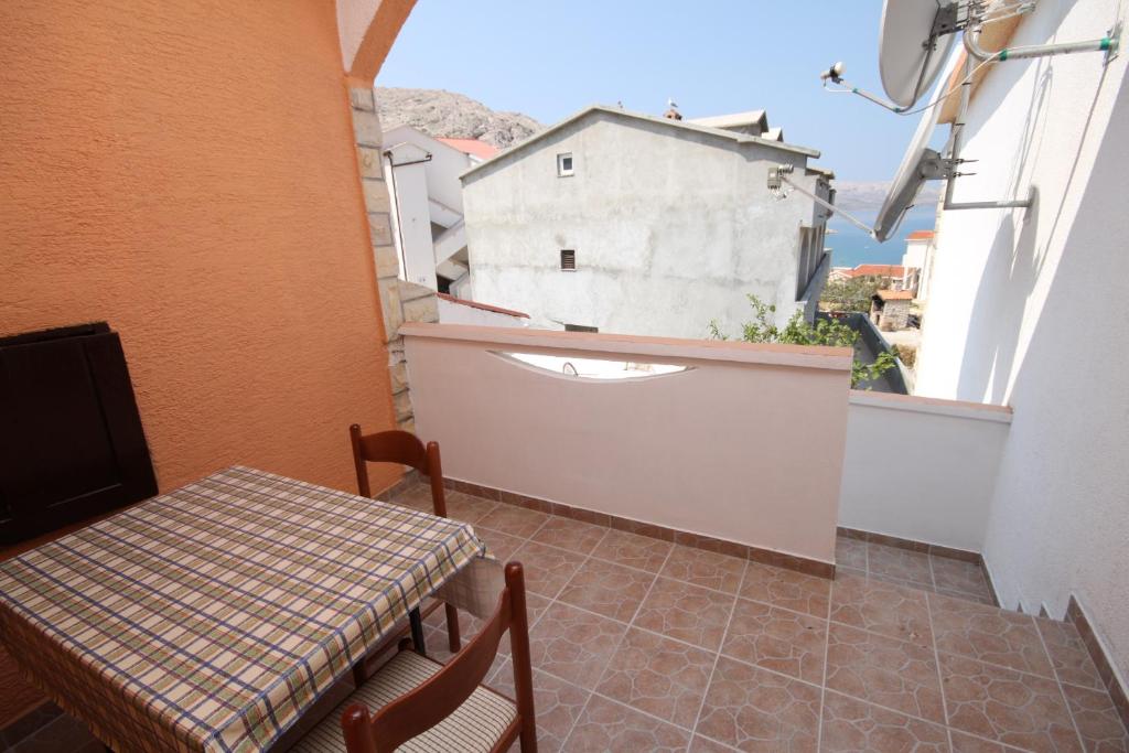 Fotografie z fotogalerie ubytování Apartments with a parking space Metajna, Pag - 527 v destinaci Metajna