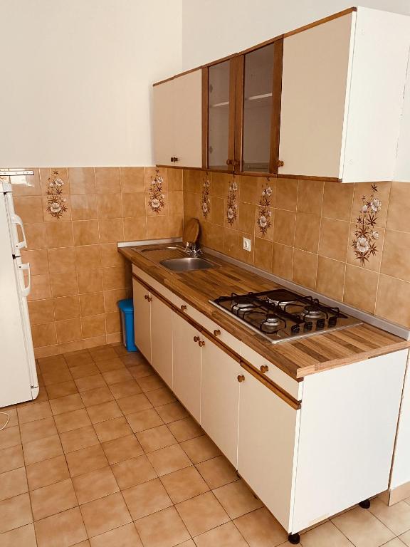 Fotografie z fotogalerie ubytování Apartments with a parking space Metajna, Pag - 527 v destinaci Metajna