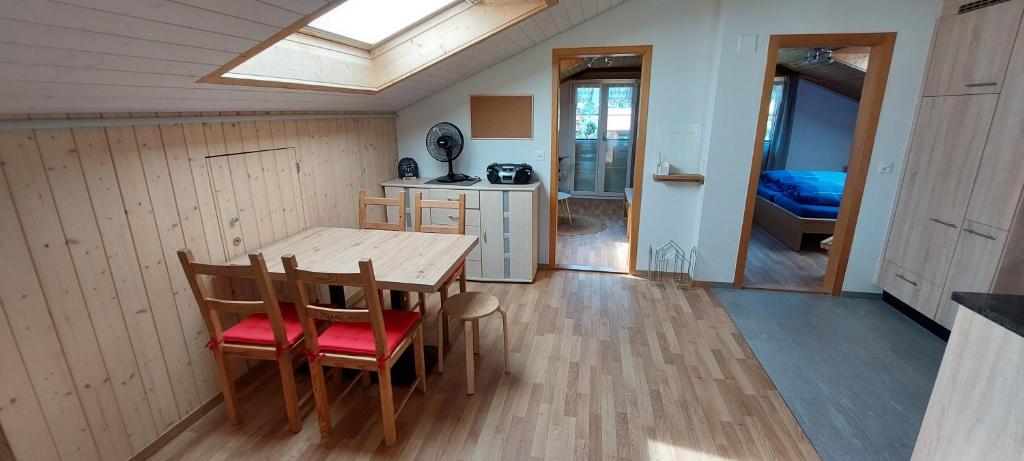 Kuchyň nebo kuchyňský kout v ubytování Chalet Sunnmätteli