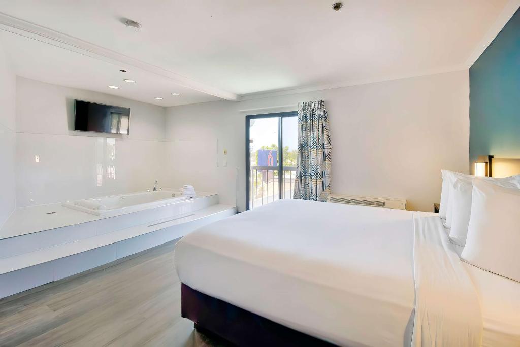 Studio 6 Suites Lawndale, CA South Bay - 