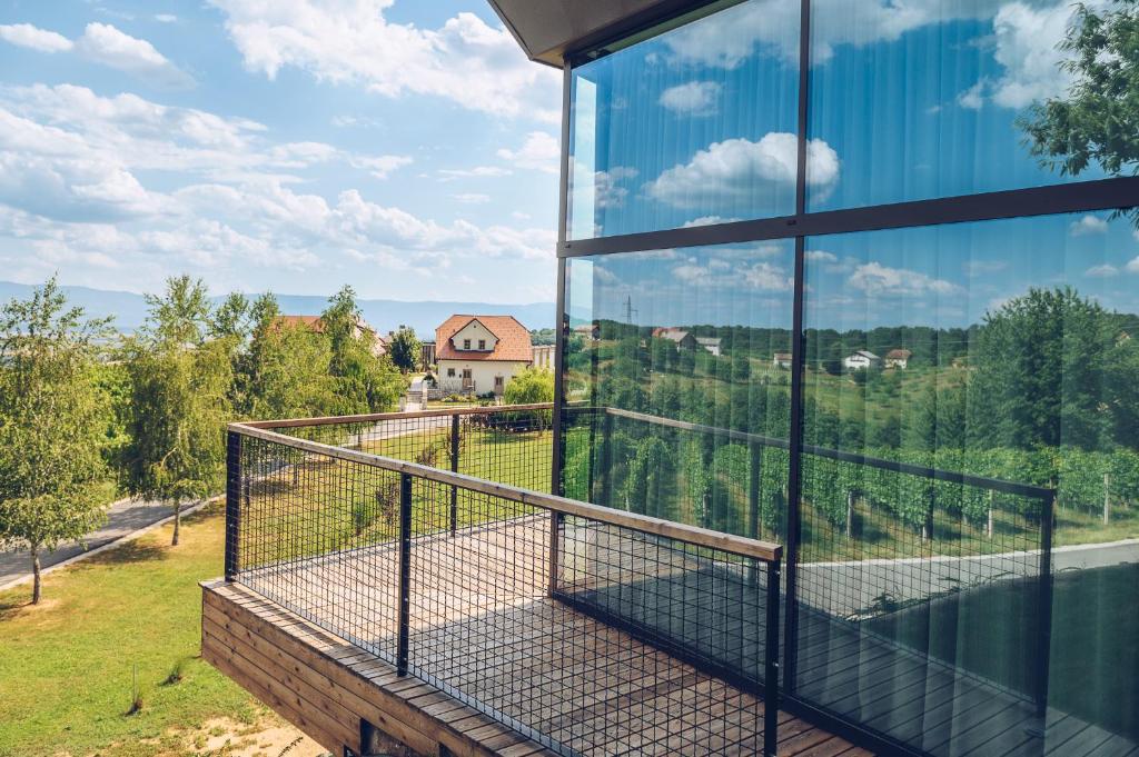 Balkón nebo terasa v ubytování Tri lučke Hotel & Restaurant