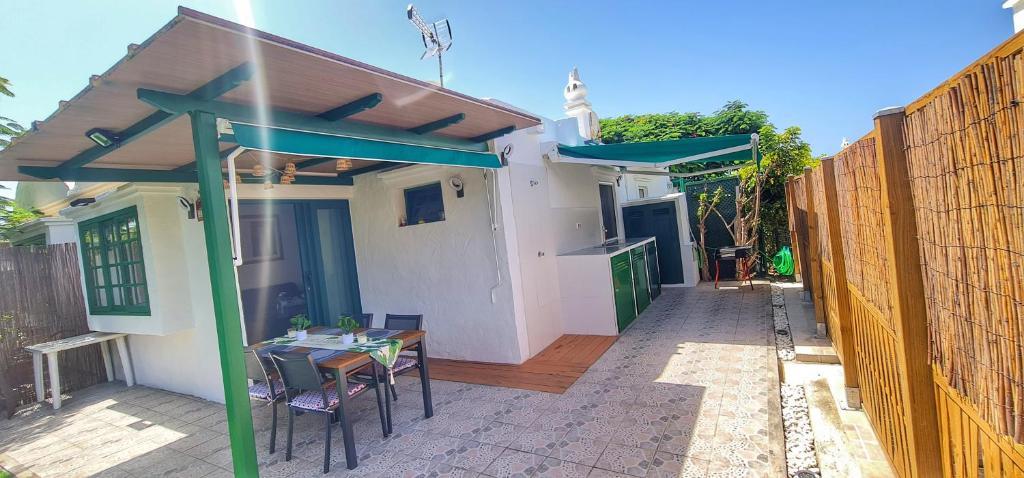 The building in which the holiday home is located
