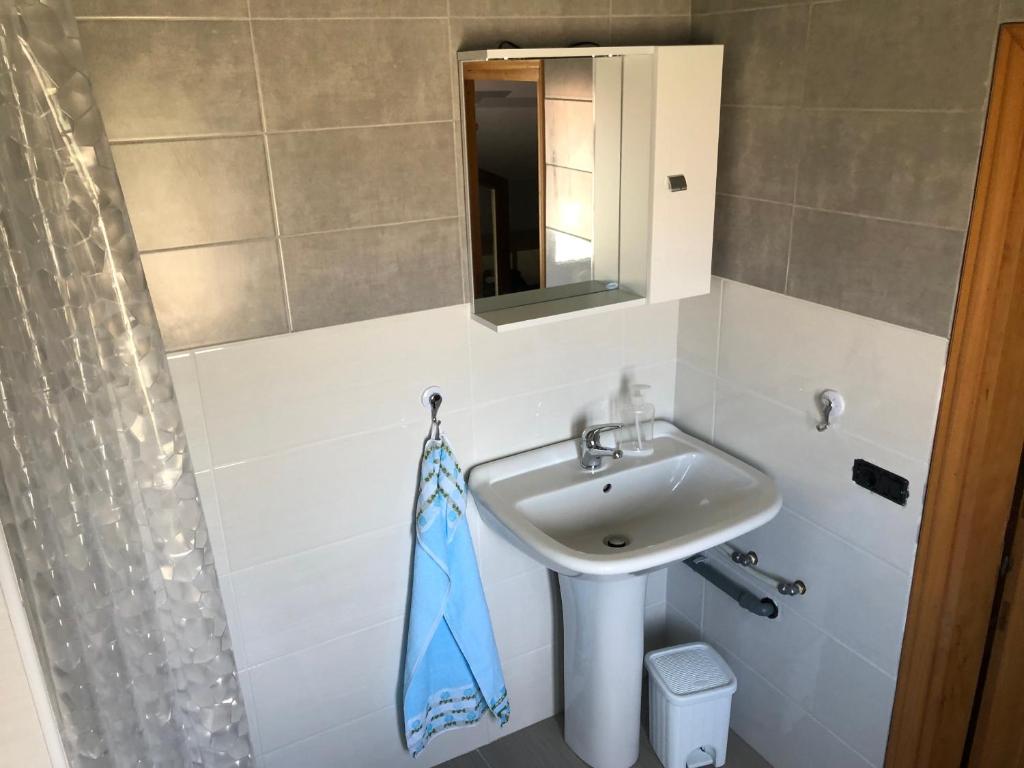 A bathroom at DaCapo Rooms