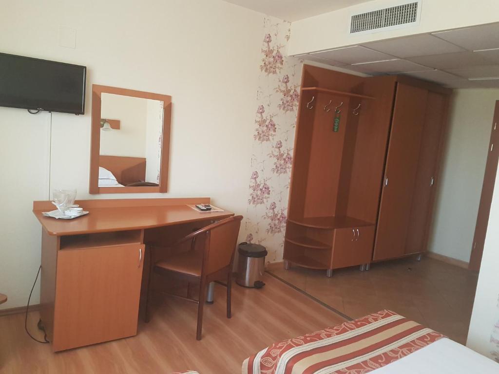 TV a/nebo společenská místnost v ubytování Hotel Transit