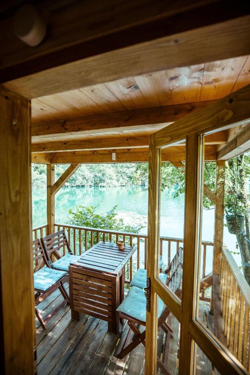 Balkón nebo terasa v ubytování Riverland